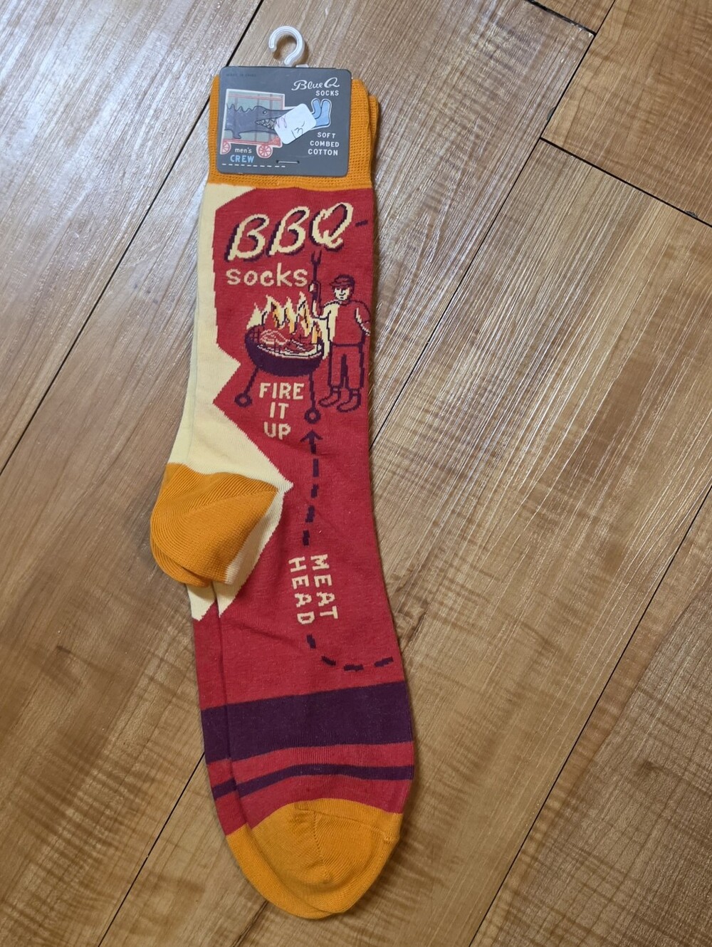 New Blue Q BBQ Grill Fire it Up Meat Head Novelty Crew Socks Men's